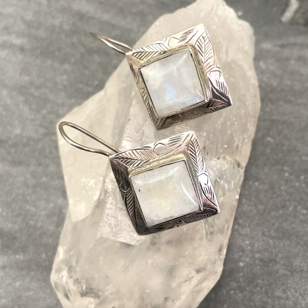 Vintage Silver Moonstone Sterling Silver Earrings - Picture 3 of 4